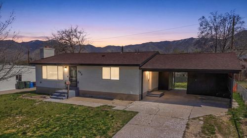 372 Overland Rd, Tooele, UT, 84074-1937 | Card Image