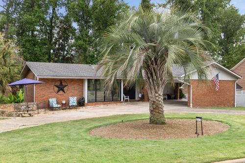 713 Brooks Dr, North Augusta, SC, 29841-3221 | Card Image