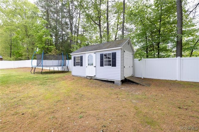 8819 Lake Jordan Cir, House other with 5 bedrooms, 3 bathrooms and null parking in North Dinwiddie VA | Image 43