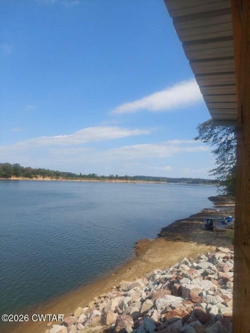 705 Praire Land Dr, Savannah, TN, 38372-2554 | Card Image