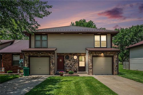 326 N Ryans Way, Saint Joseph, MO, 64506-3505 | Card Image