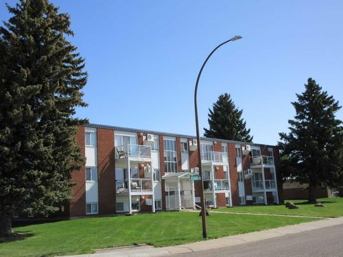 18-512 Mccutcheon Drive Nw, Medicine Hat, AB, T1A6X7 | Card Image
