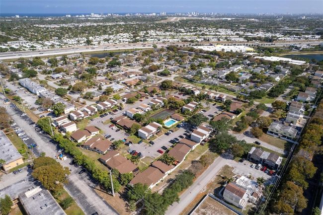 APT-33 - 3200 Nw 5 Th Ter, Townhouse with 2 bedrooms, 2 bathrooms and null parking in Pompano Beach FL | Image 23
