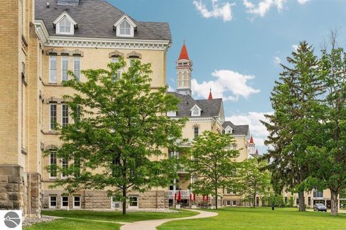 ste-201-800 Cottageview Dr, Traverse City, MI, 49684-2496 | Card Image