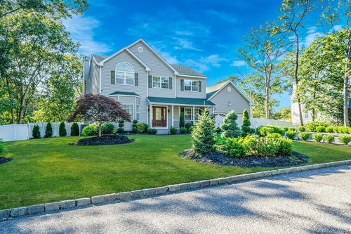 3 Embassy Rd, Selden, NY, 11784-2296 | Card Image