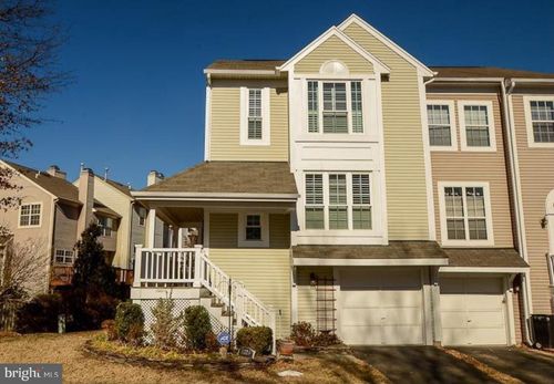 8326 Linden Oaks Ct, LORTON, VA, 22079-3055 | Card Image