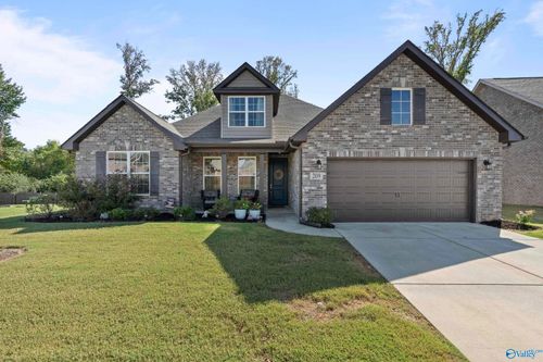 209 Dustin Ln Nw, Madison, AL, 35757-6972 | Card Image