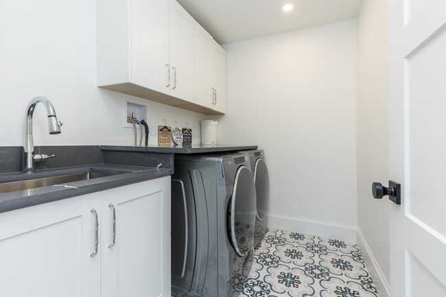 33990 Parr Ave, House other with 6 bedrooms, 4 bathrooms and null parking in Mission BC | Image 24