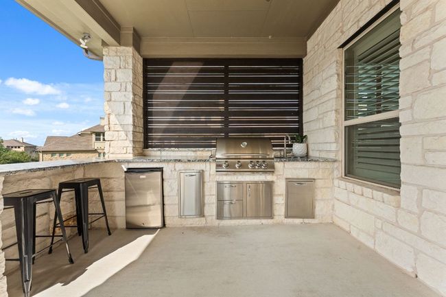 Outdoor kitchen space. | Image 23