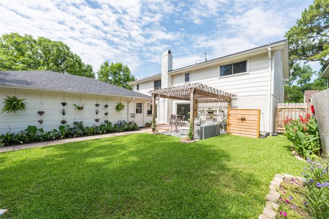 2802 Bernadette Ln, House other with 5 bedrooms, 4 bathrooms and 3 parking in Houston TX | Image 42