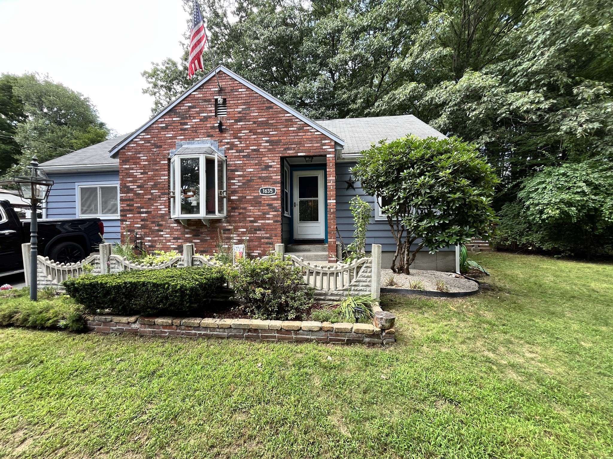 1635 Providence Rd, Pending in Northbridge - eXp Realty