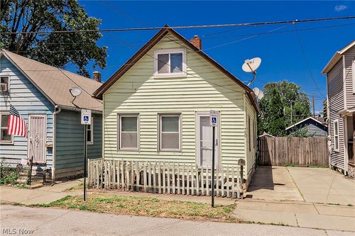 750 Brayton Ave, Cleveland, OH, 44113-4605 | Card Image