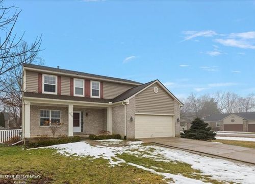 9105 Timbercrest Ln, Whitmore Lake, MI, 48189-8207 | Card Image