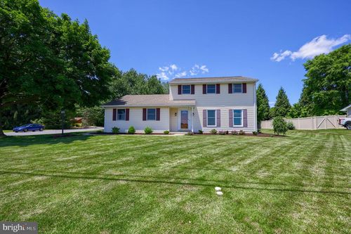 219 Tobacco Rd, EPHRATA, PA, 17522-8720 | Card Image