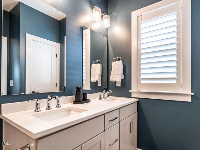 023-1280x960-primary-bath | Image 23