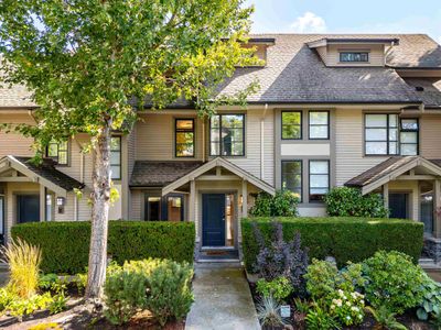 3 - 3150 Sunnyhurst Rd, Townhouse with 3 bedrooms, 2 bathrooms and 2 parking in North Vancouver BC | Image 2