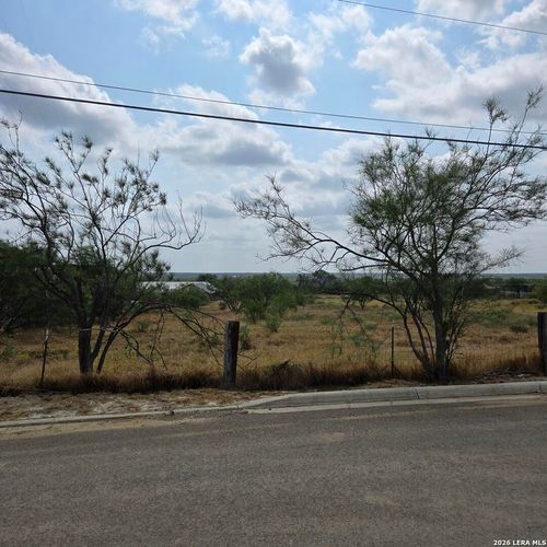 752 Chula Vista Rd, Eagle Pass, TX, 78852-1162 | Card Image