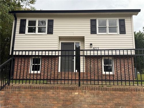411 Doak St, Thomasville, NC, 27360-2836 | Card Image
