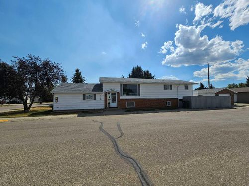 437 Main St Nw, Milk River, AB, T0K1M0 | Card Image