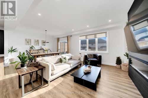 207 Schmidt Drive, Wellington North (Arthur), ON, N0G1A0 | Card Image