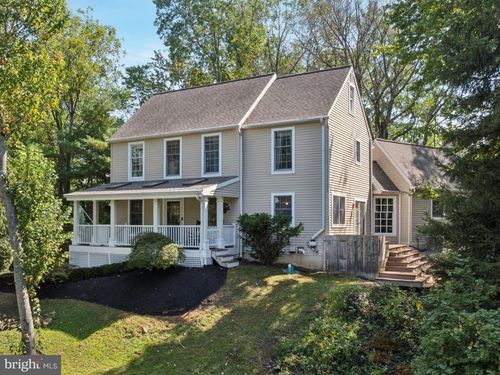 105 Dorothy Ln, DOWNINGTOWN, PA, 19335-1515 | Card Image
