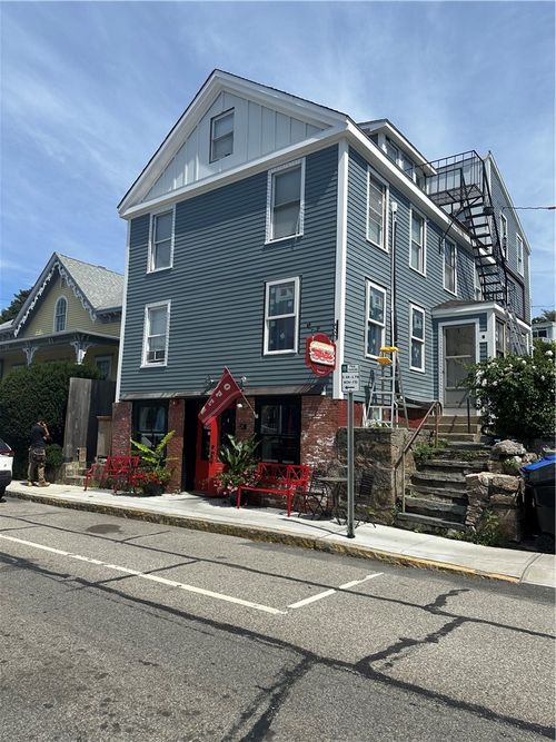 3-382 Spring St, Newport, RI, 02840-6862 | Card Image