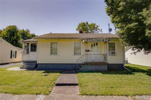 406 Snedeker St, Jerseyville, IL, 62052-2604 | Card Image