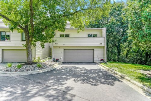 8352 Upper 138th Ct, Apple Valley, MN, 55124-9473 | Card Image