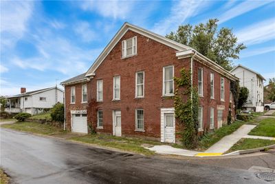 144 - 470 Main St, House other with 4 bedrooms, 1 bathrooms and 3 parking in Hookstown PA | Image 2