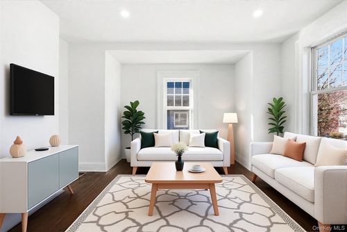 76 N Kensico Ave, White Plains, NY, 10604-2241 | Card Image