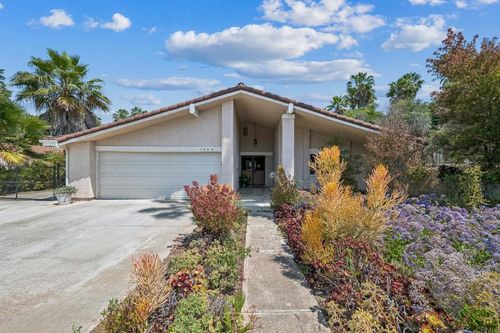 1434 Via Christina, Vista, CA, 92084-4728 | Card Image