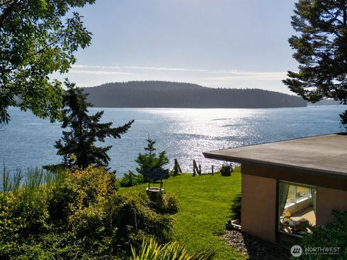 6860 Salmon Beach Rd, Anacortes, WA, 98221-8619 | Card Image