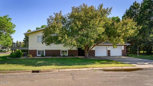 222 3rd Street W, Center, ND, 58530 | Card Image