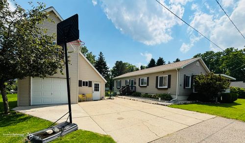 9028 Hadley St, Atlas, MI, 48411-7701 | Card Image