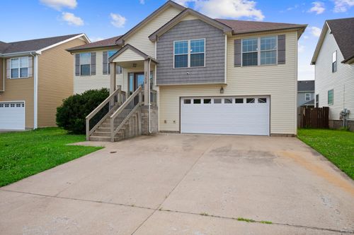 3738 Gray Fox Dr, Clarksville, TN, 37040-6236 | Card Image