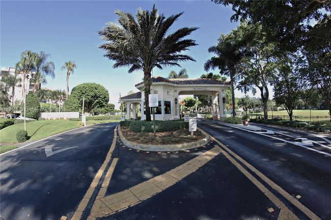 APT-712 - 1100 Saint Charles Pl, Condo with 2 bedrooms, 2 bathrooms and null parking in Pembroke Pines FL | Image 37