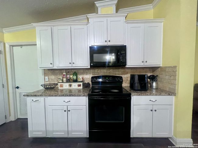8990 Fm 2146, House other with 4 bedrooms, 2 bathrooms and null parking in Jourdanton TX | Image 9
