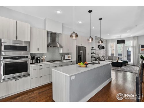 2139 N Downing St, Denver, CO, 80205-5210 | Card Image