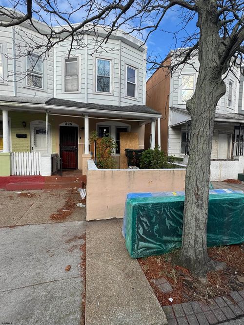 205 Arizona Ave, Atlantic City, NJ, 08401-3918 | Card Image