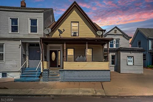 94 Manchester Ave, Paterson, NJ, 07502-1905 | Card Image