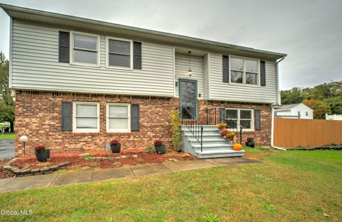 1 Laurel Ln, Schenectady, NY, 12304-2474 | Card Image