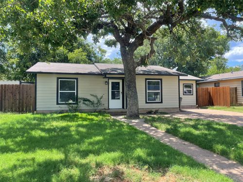 310 Colorado Ave, Graham, TX, 76450-2809 | Card Image