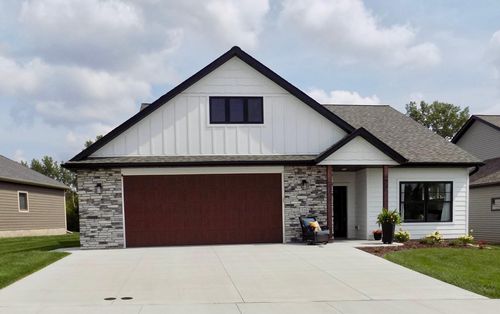 510 Kodiak Dr Nw, Stewartville, MN, 55976-3300 | Card Image