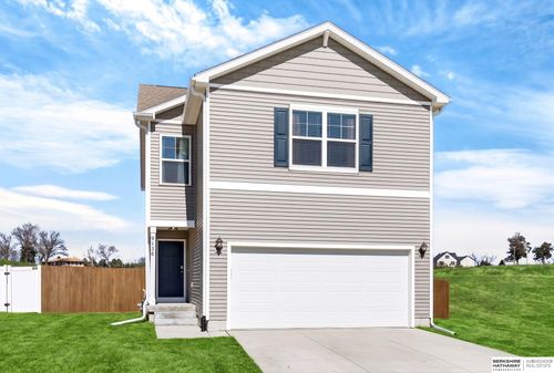 9438 Reynolds St, Omaha, NE, 68122-1340 | Card Image