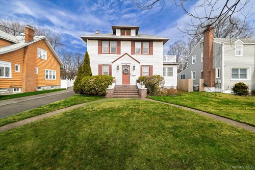 18 Phipps Ave, East Rockaway, NY, 11518-1403 | Card Image