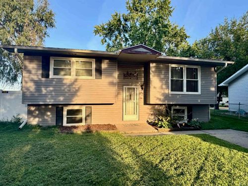 2 Union Ct, McCook Lake, SD, 57049-4049 | Card Image