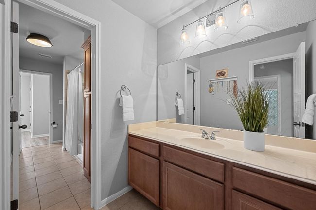 Jack and Jill Vanity | Image 24