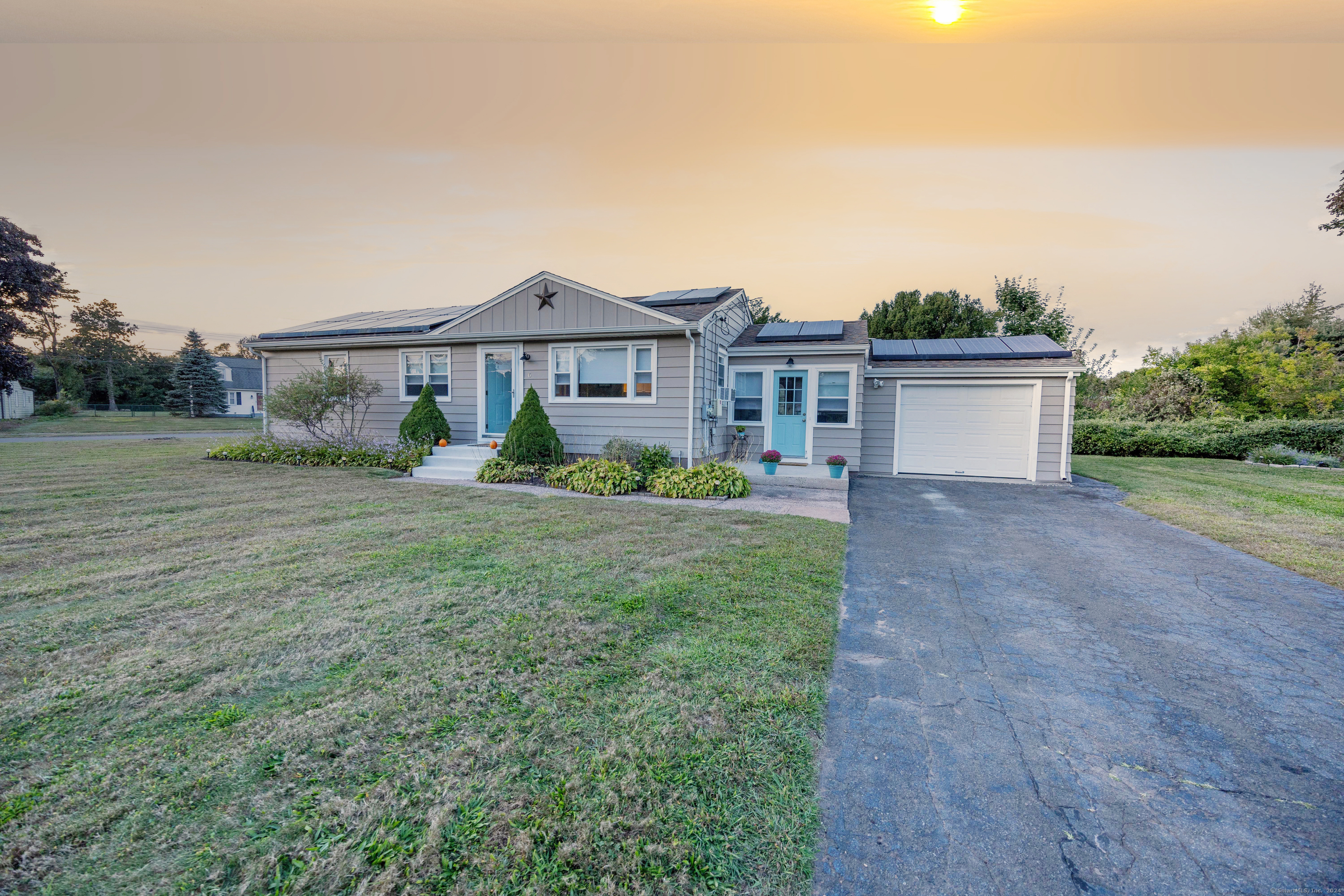 Pentway Ln, North Haven, CT 06473