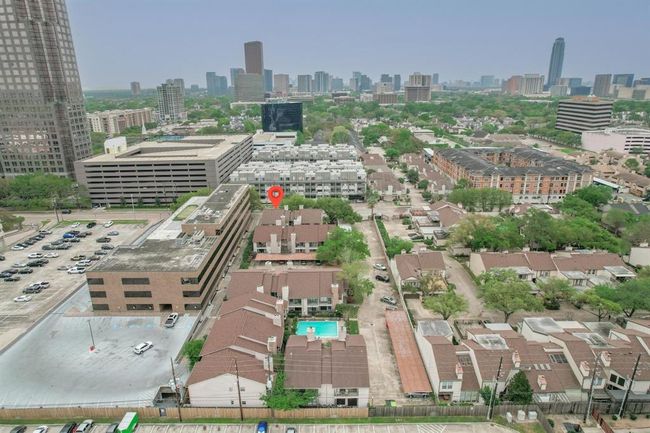APT-3 - 1818 Augusta Dr, Townhouse with 2 bedrooms, 1 bathrooms and 1 parking in Houston TX | Image 25