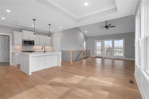 8213 Aurora St, Lenexa, KS, 66220-2540 | Card Image